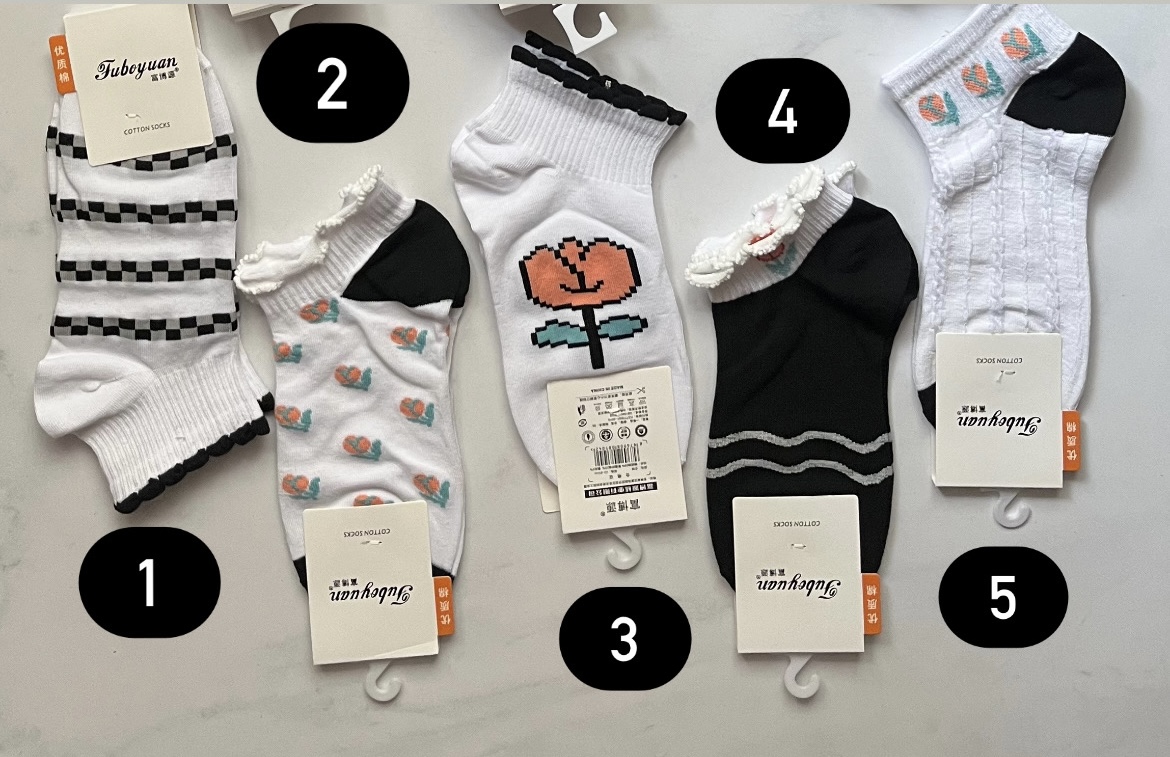 جوراب طرح گل لاله